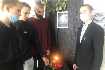 Минута молчания в память о погибших при стрельбе в Пермском государственном национальном исследовательском университете