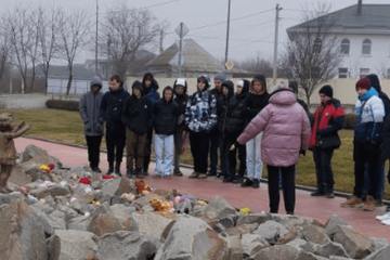Студенты посетили мемориал жертвам немецко-фашистских захватчиков в совхозе «Красный»
