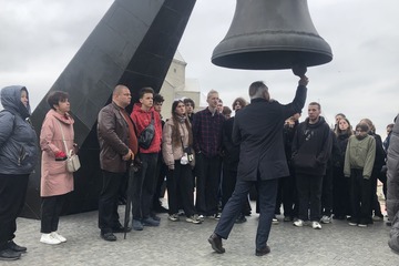 Посещение Мемориала жертвам немецко-фашистских захватчиков в совхозе «Красный»