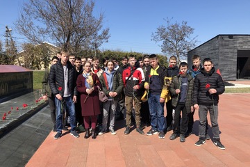 Группа  1БТ 12 посетила Мемориал жертвам фашистской оккупации Крыма 1941-1944 годов «Концлагерь «Красный»