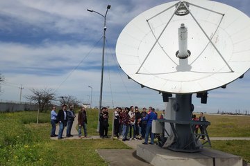 Экскурсия на станцию спутникового радио контроля для студентов колледжа