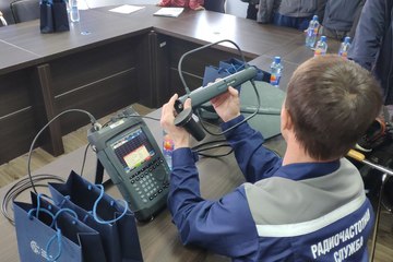 Экскурсия на станцию спутникового радио контроля для студентов колледжа